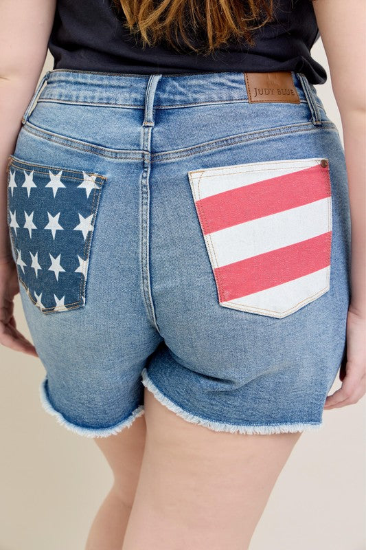 Judy Blue Plus| HW Front & Back Pkt Americana Flag Print Fray Hem