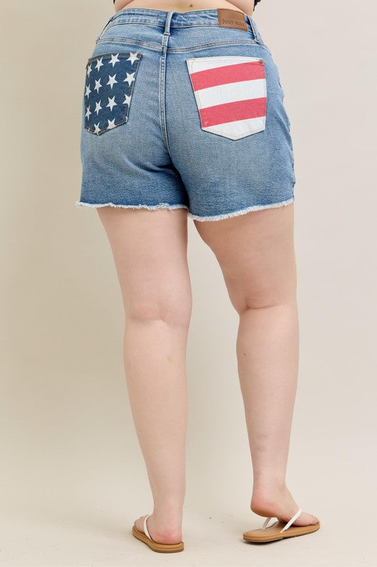 Judy Blue Plus| HW Front & Back Pkt Americana Flag Print Fray Hem
