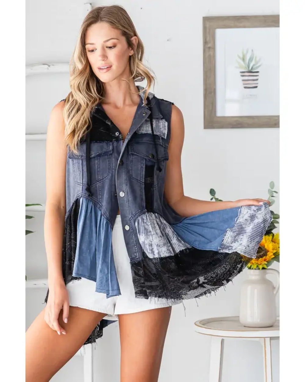17 Odi & Hali Hooded Vest